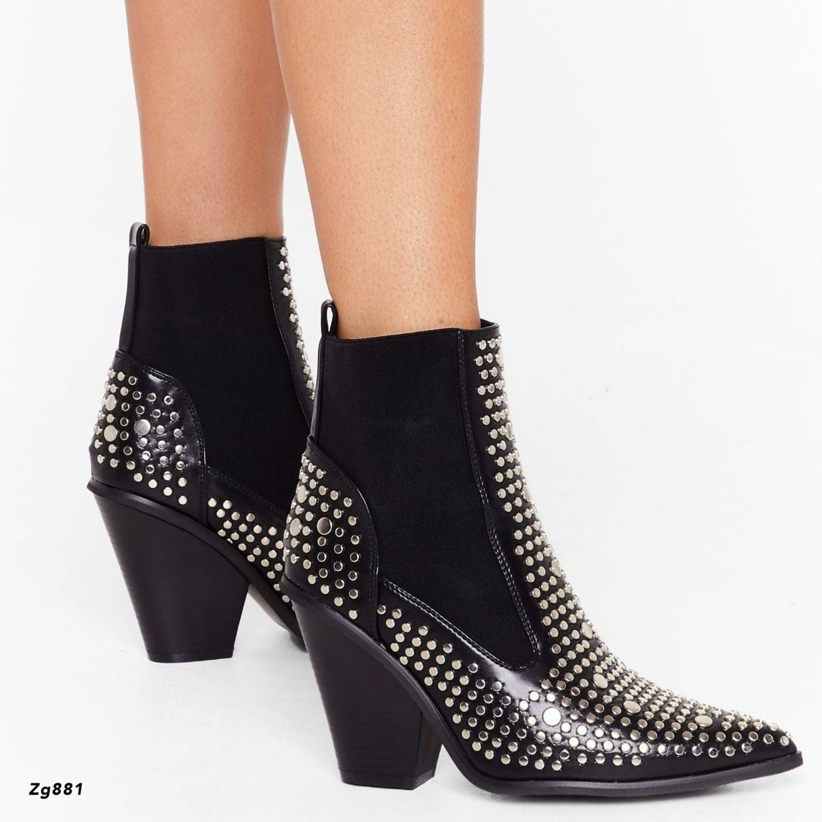 Botin negro apliques plateados resorte tacon 10cm 15757 C-14
